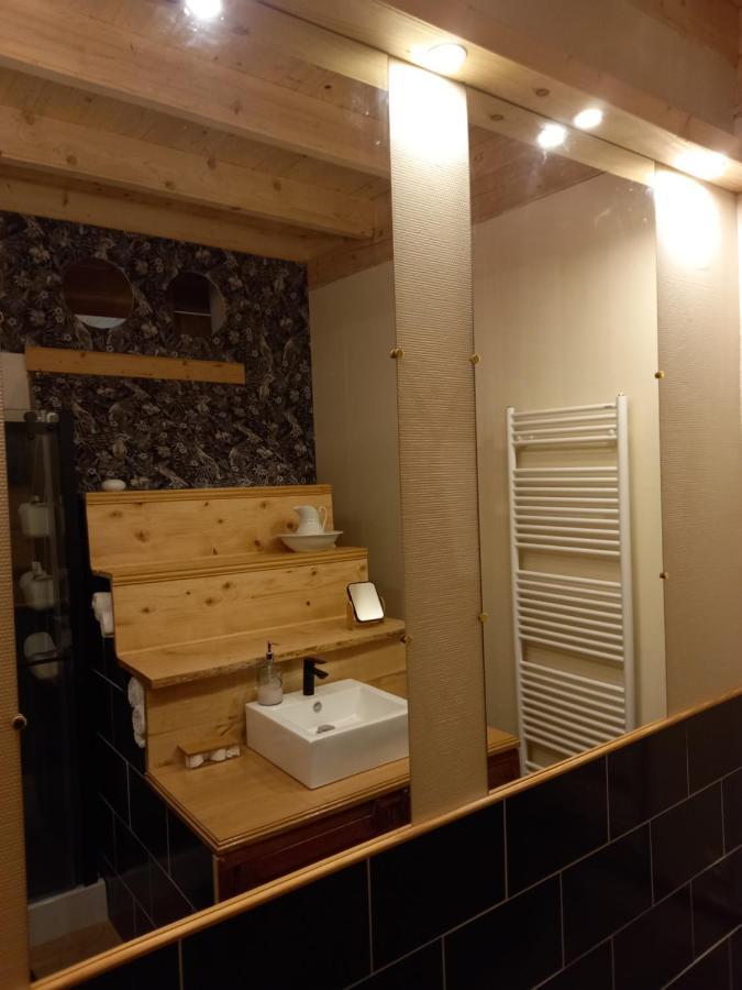 Appartement De Charme Dans Une Maison Isolee Presilly  Bagian luar foto